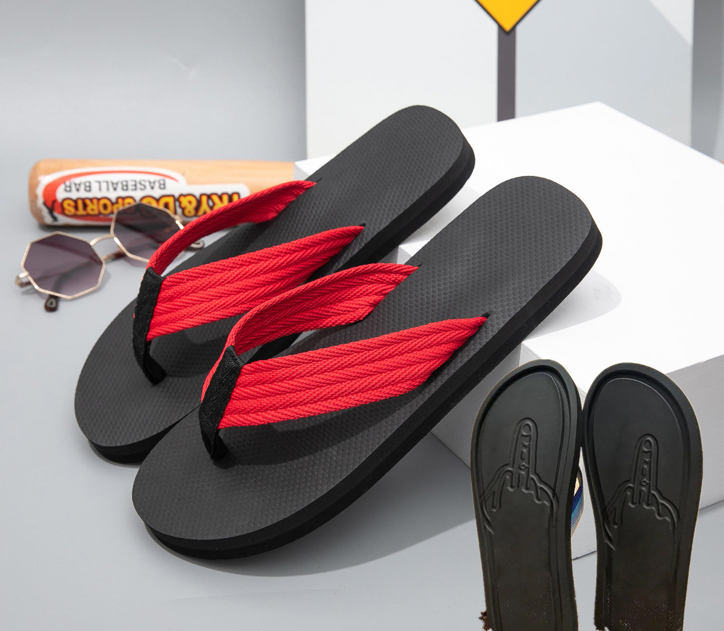 🚨50% OFF 🚨 Epic Beach Prank! Novelty Middle Finger Footprint Flip Flops 🏖️🖕