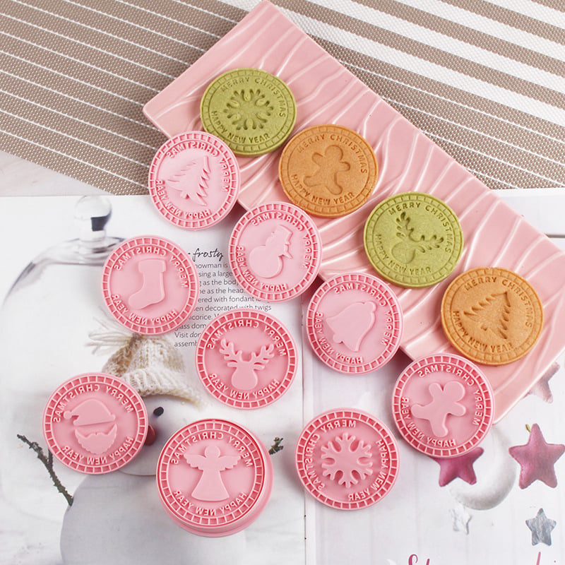 🔥HOT SALE 49% OFF🎄 Festive 3D Christmas Cookie Stamp and Baking Mold 🍪