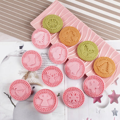🔥HOT SALE 49% OFF🎄 Festive 3D Christmas Cookie Stamp and Baking Mold 🍪
