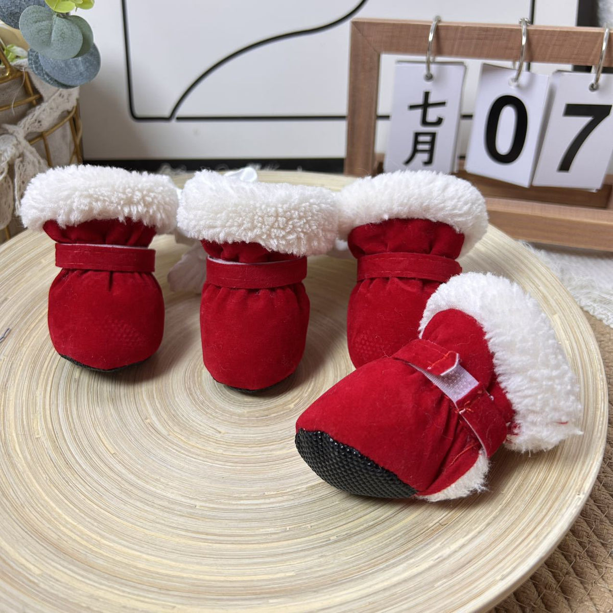 🐾 Non-Slip Plush Lined Winter Dog Boots Set (4Pcs) - Warm Paw Protector